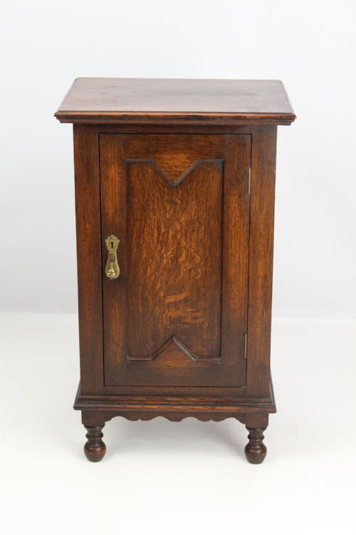 fig 1. Edwardian Oak Bedside Cabinet Cupboard