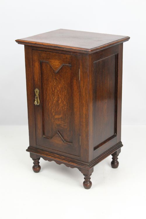Edwardian Oak Bedside Cabinet Cupboard