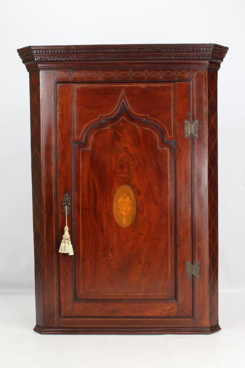 Georgian Mahogany Hanging Corner Cupboard