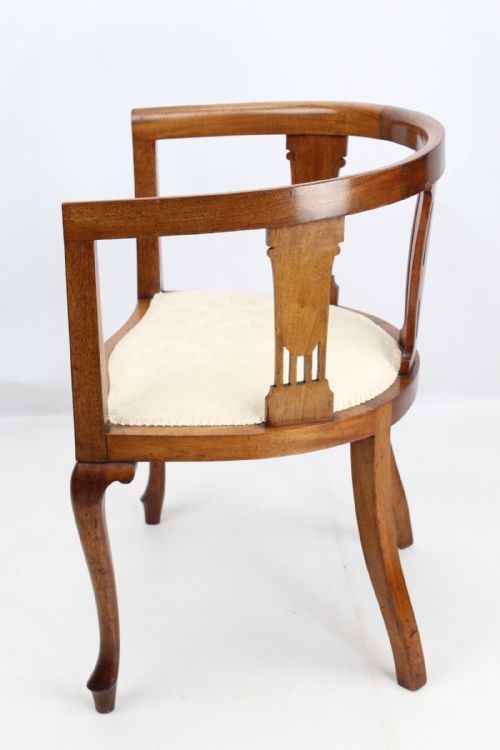 fig 1. Edwardian Mahogany Tub Chair