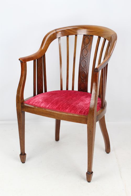 fig 1. Edwardian Mahogany Tub Chair