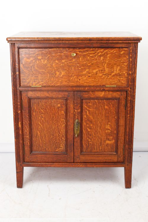 Small Oak Cupboard