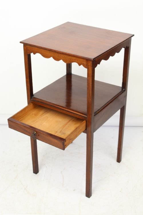 fig 1. Georgian Mahogany Bedside Table with Drawer