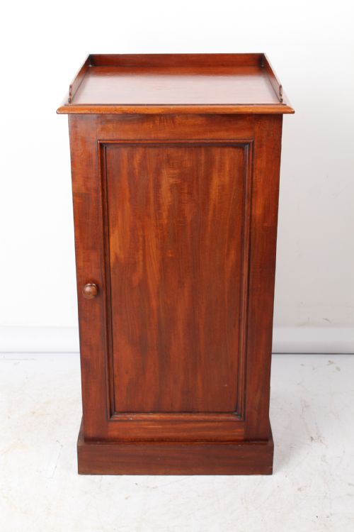 Antique Victorian Mahogany Bedside Cabinet