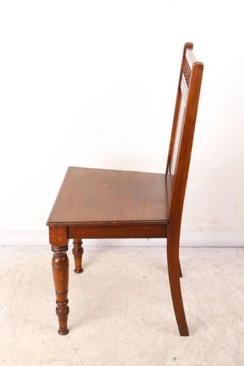 fig 1. Victorian Oak Hall Chair