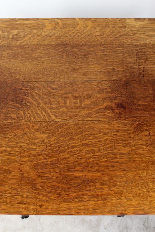 ANTIQUE AMERICAN OAK SIDE TABLE - ADDITIONAL PHOTO 3