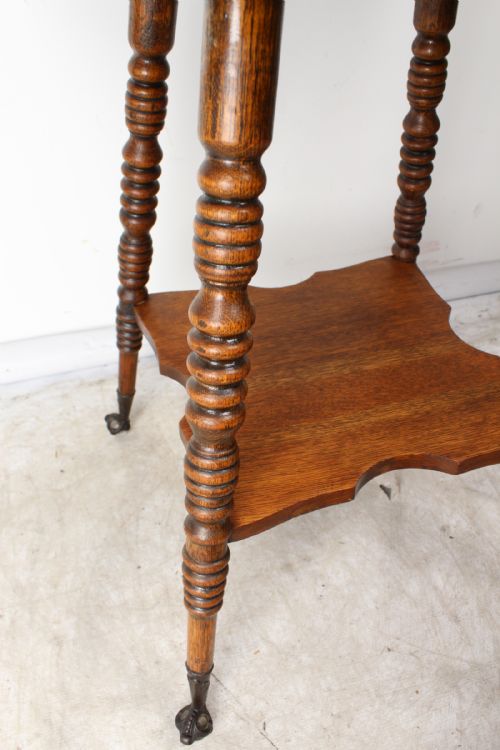 ANTIQUE AMERICAN OAK SIDE TABLE - ADDITIONAL PHOTO 6