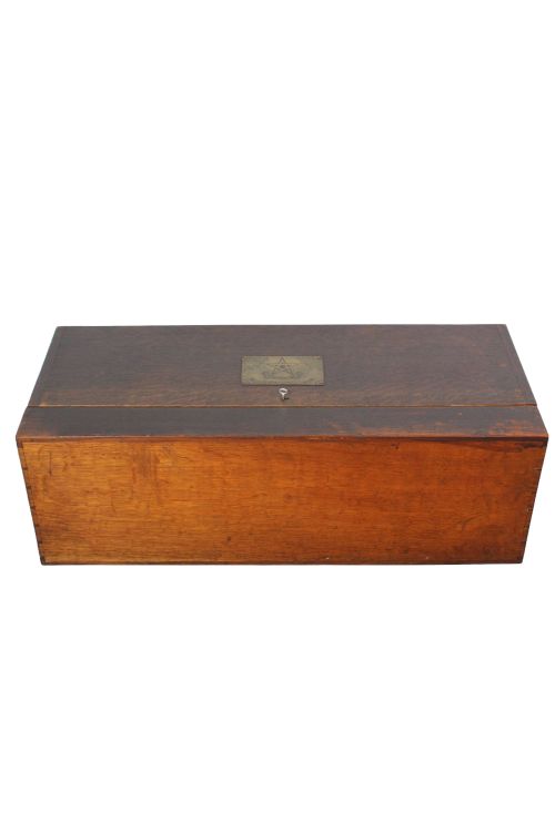 OAK MASONIC DEED CHEST COFFEE TABLE - ADDITIONAL PHOTO 1