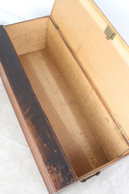 OAK MASONIC DEED CHEST COFFEE TABLE - ADDITIONAL PHOTO 4