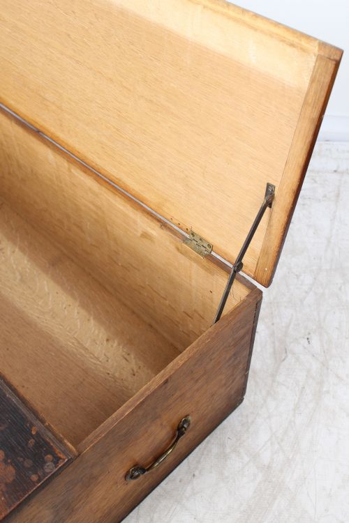 OAK MASONIC DEED CHEST COFFEE TABLE - ADDITIONAL PHOTO 5