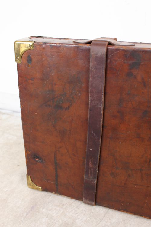 ANTIQUE OAK LEATHER DOUBLE GUN CASE WITH KEY - ADDITIONAL PHOTO 2