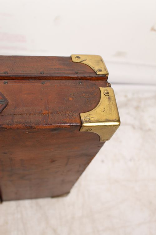 ANTIQUE OAK LEATHER DOUBLE GUN CASE WITH KEY - ADDITIONAL PHOTO 4
