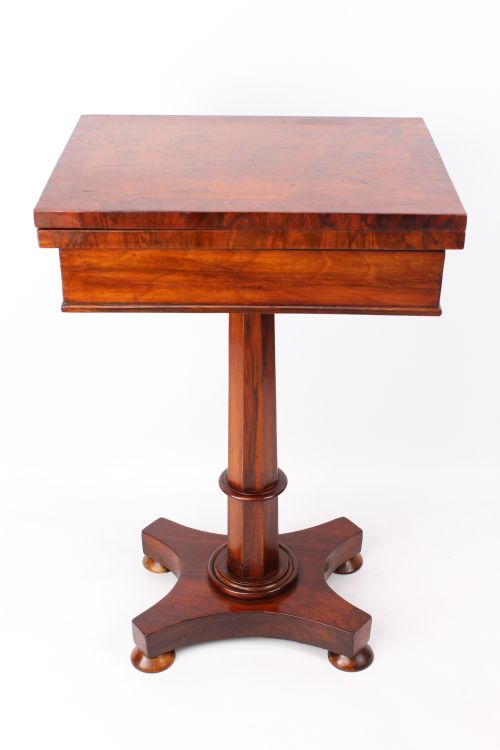 Small William IV Walnut Chess Top Table