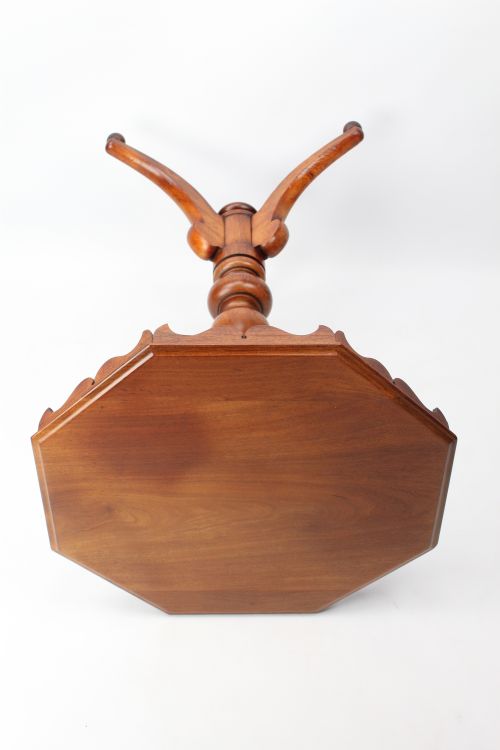 VICTORIAN MAHOGANY OCTAGONAL LAMP TABLE WITH TILT TOP - ADDITIONAL PHOTO 5