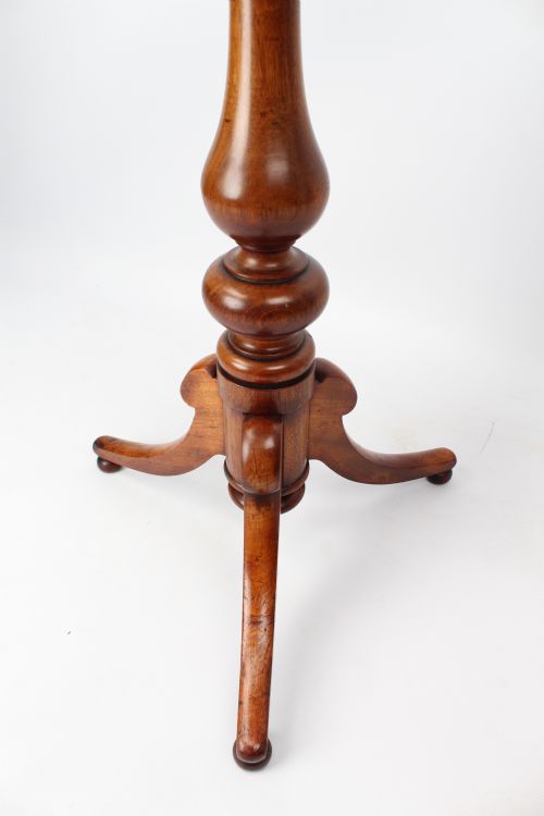 VICTORIAN MAHOGANY OCTAGONAL LAMP TABLE WITH TILT TOP - ADDITIONAL PHOTO 7