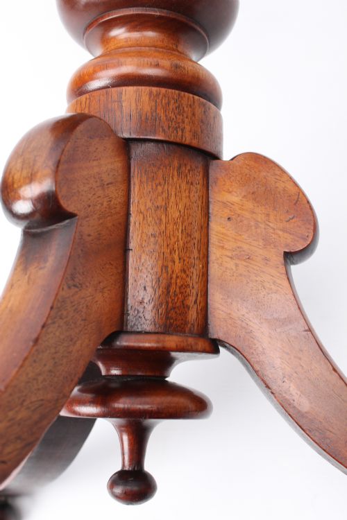 VICTORIAN MAHOGANY OCTAGONAL LAMP TABLE WITH TILT TOP - ADDITIONAL PHOTO 8