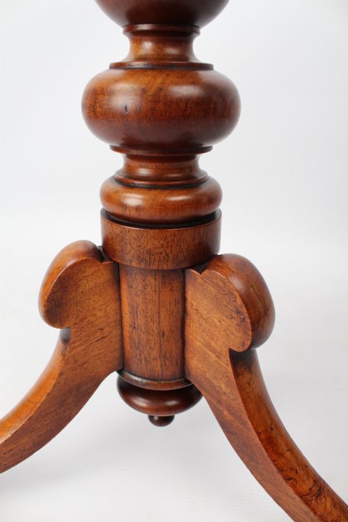 VICTORIAN MAHOGANY OCTAGONAL LAMP TABLE WITH TILT TOP - ADDITIONAL PHOTO 10