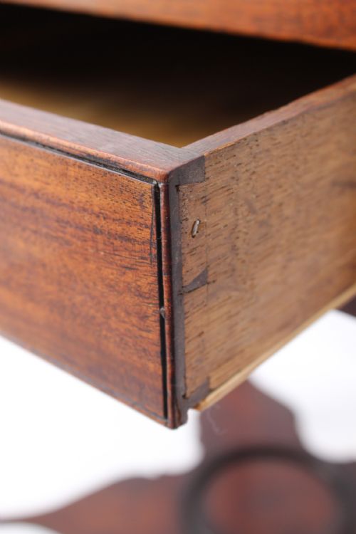 GEORGIAN MAHOGANY BEDSIDE TABLE - ADDITIONAL PHOTO 7