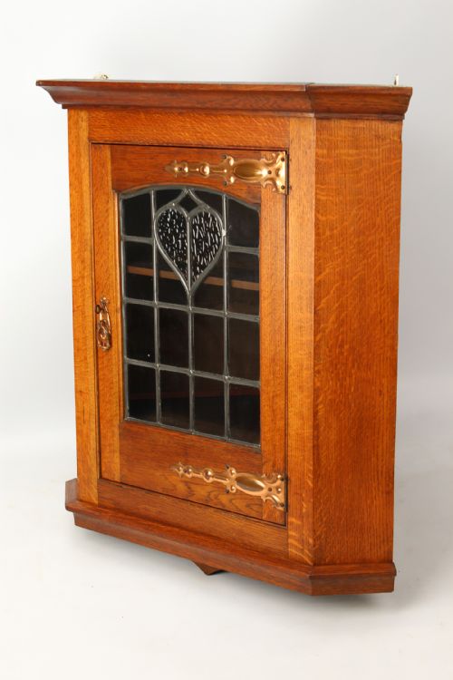 VICTORIAN ARTS CRAFTS OAK CORNER CUPBOARD - ADDITIONAL PHOTO 1