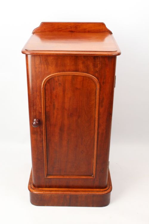 VICTORIAN MAHOGANY BEDSIDE CABINET