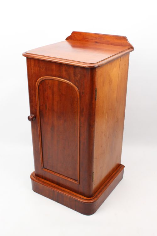 VICTORIAN MAHOGANY BEDSIDE CABINET - ADDITIONAL PHOTO 2