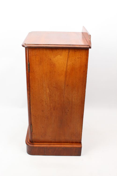 VICTORIAN MAHOGANY BEDSIDE CABINET - ADDITIONAL PHOTO 3