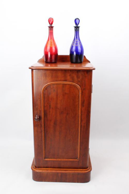 VICTORIAN MAHOGANY BEDSIDE CABINET - ADDITIONAL PHOTO 12