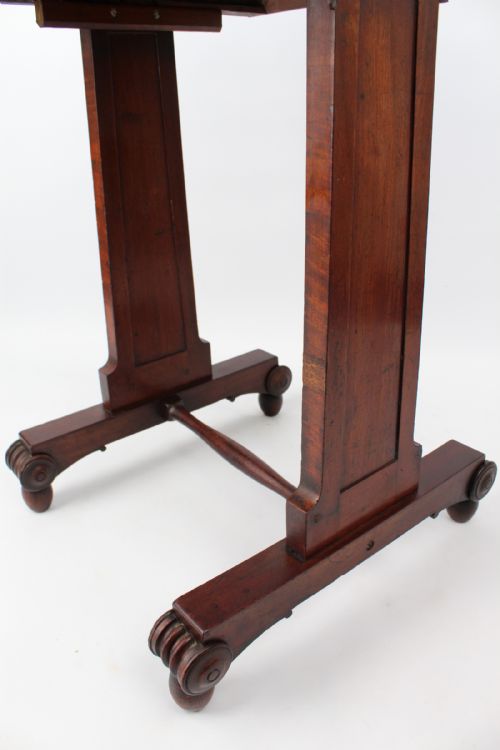 SMALL REGENCY MAHOGANY LAMP TABLE - ADDITIONAL PHOTO 8