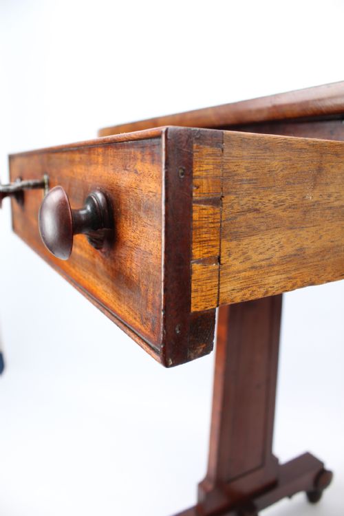 SMALL REGENCY MAHOGANY LAMP TABLE - ADDITIONAL PHOTO 10