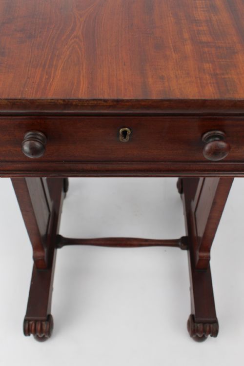 SMALL REGENCY MAHOGANY LAMP TABLE - ADDITIONAL PHOTO 11