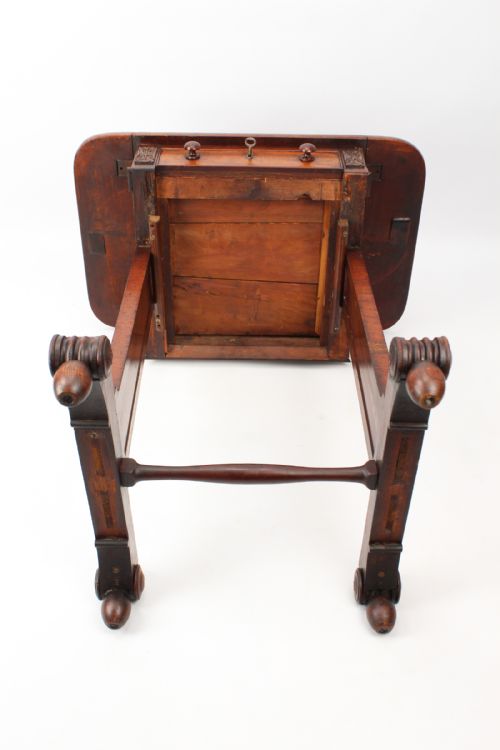SMALL REGENCY MAHOGANY LAMP TABLE - ADDITIONAL PHOTO 12