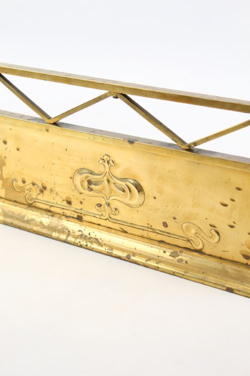 LARGE VICTORIAN BRASS ARTS CRAFTS FIRE FENDER 4FT3 - ADDITIONAL PHOTO 4