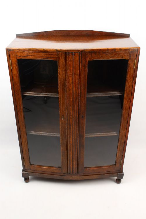 fig 1. Small & Slim 1920s Oak Bookcase
