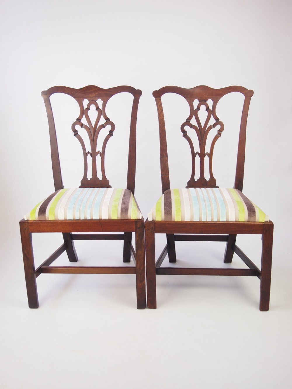 Pair Antique George III Mahogany Side Chairs / Chippendale Dining Chairs