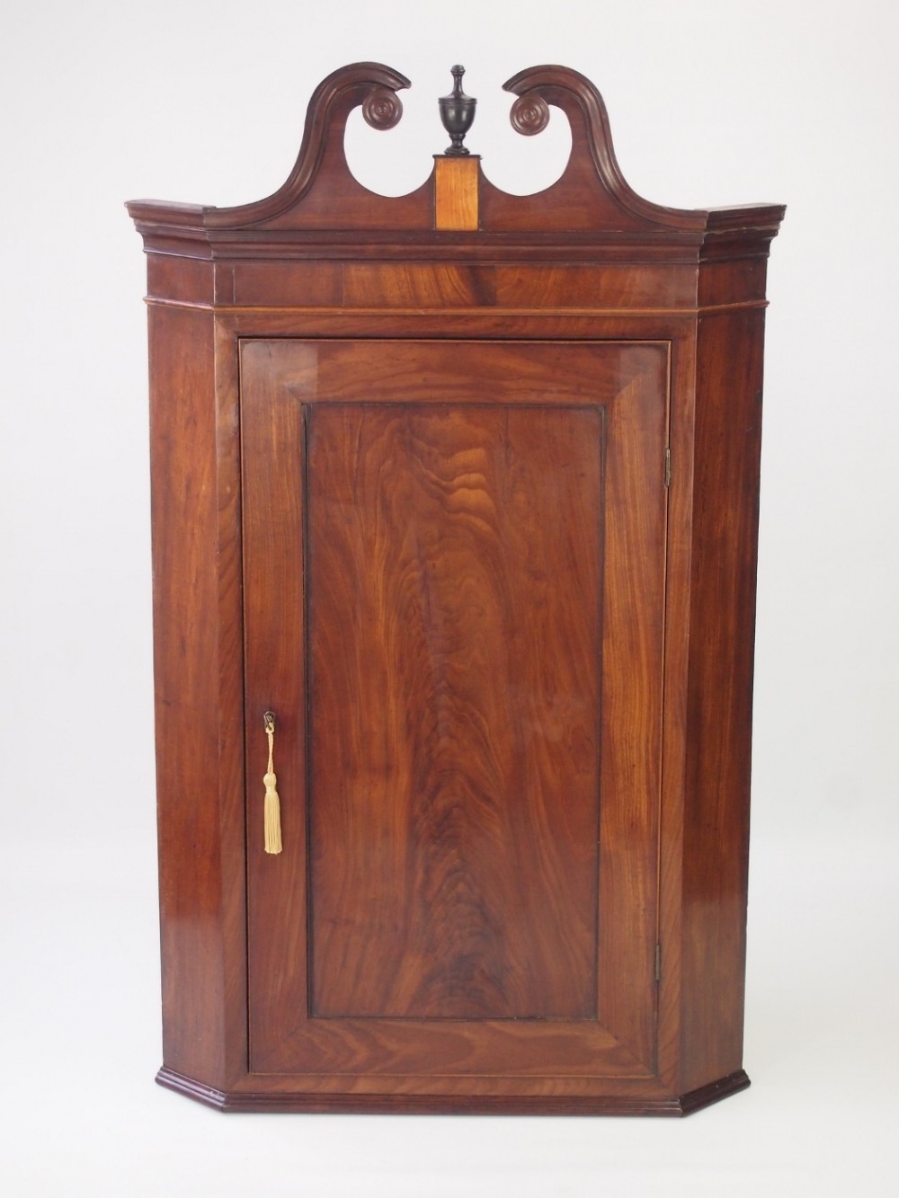 Georgian Mahogany Hanging Corner Cupboard