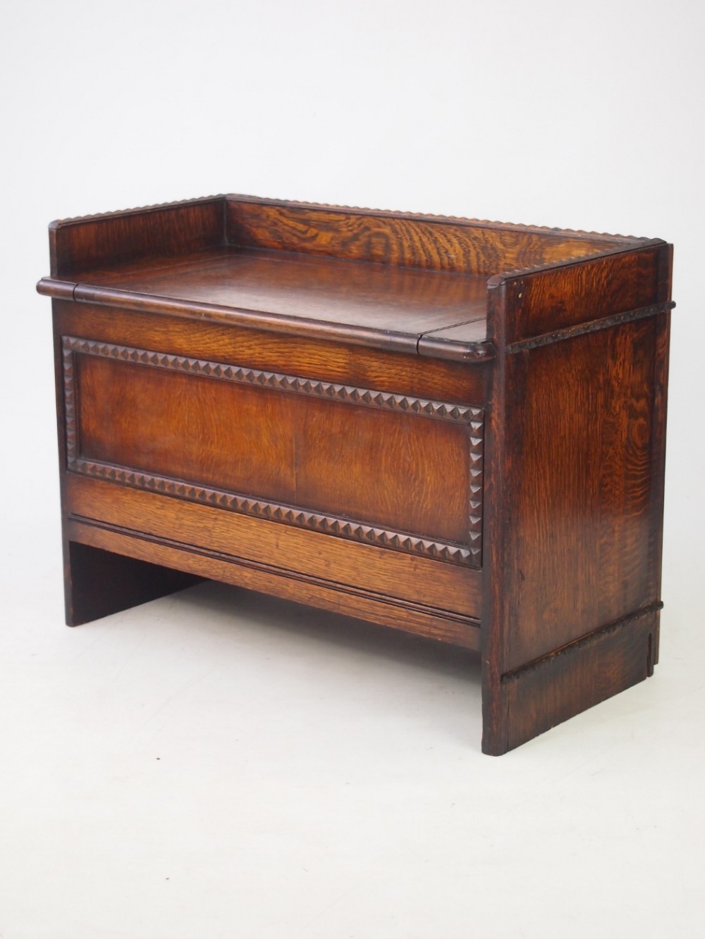 Small Oak Settle or Box Seat