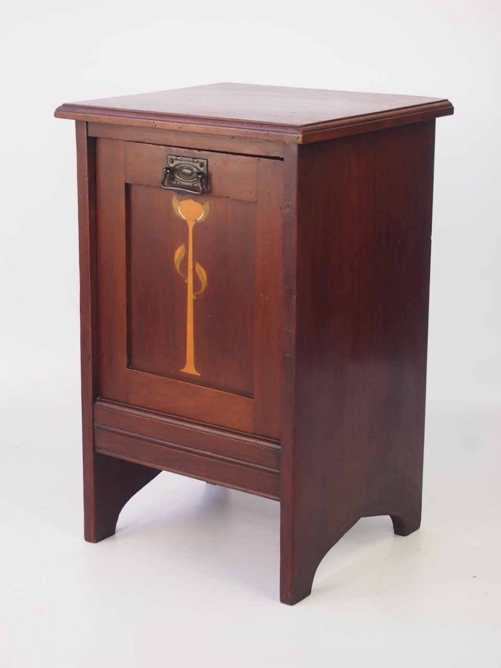 Edwardian Arts & Crafts Coal Purdonium or Log Bin