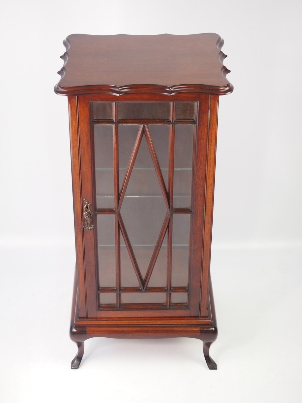 Edwardian Mahogany Bijouterie Display Cabinet