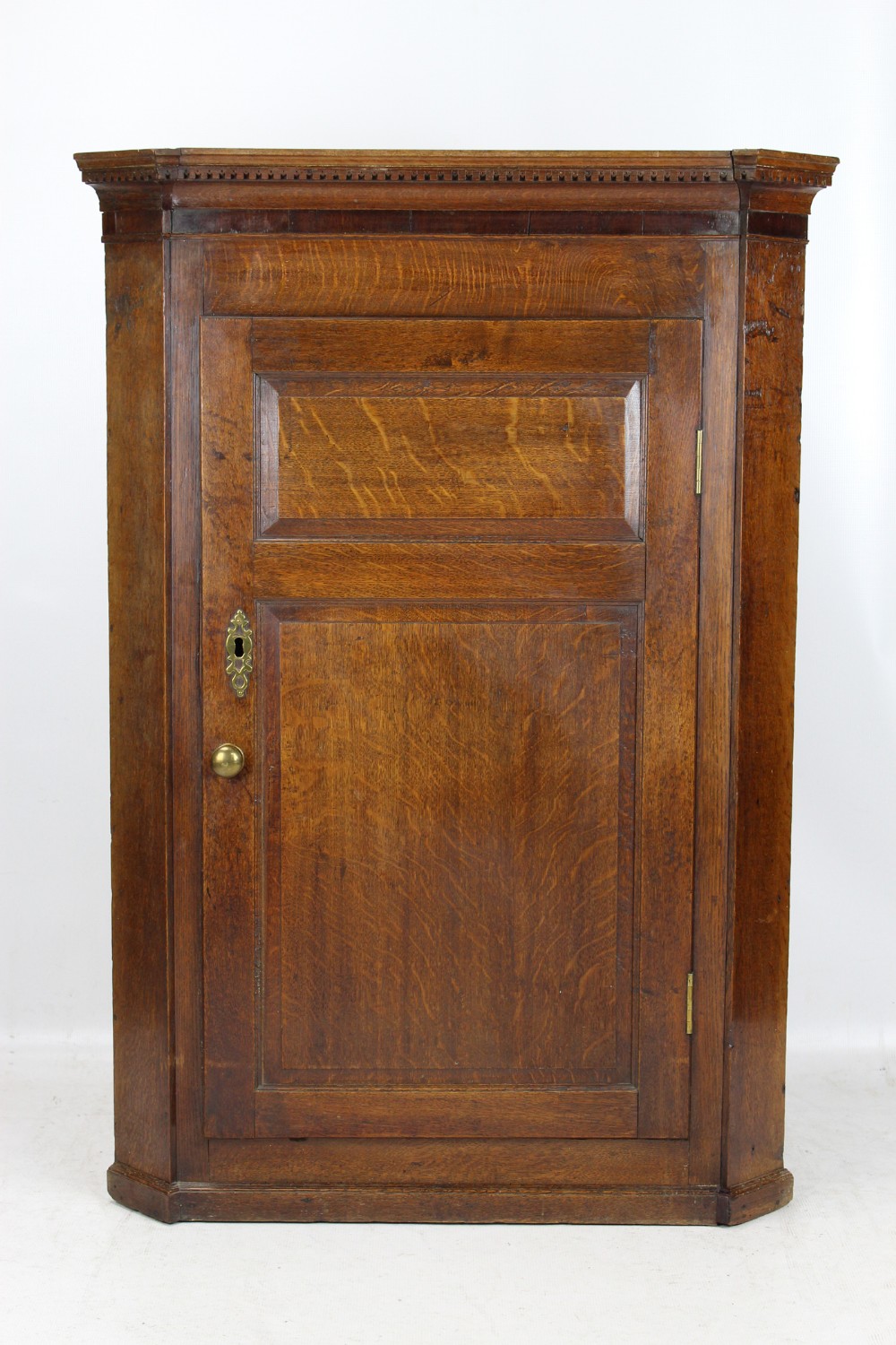 Georgian Oak Hanging Corner Cupboard