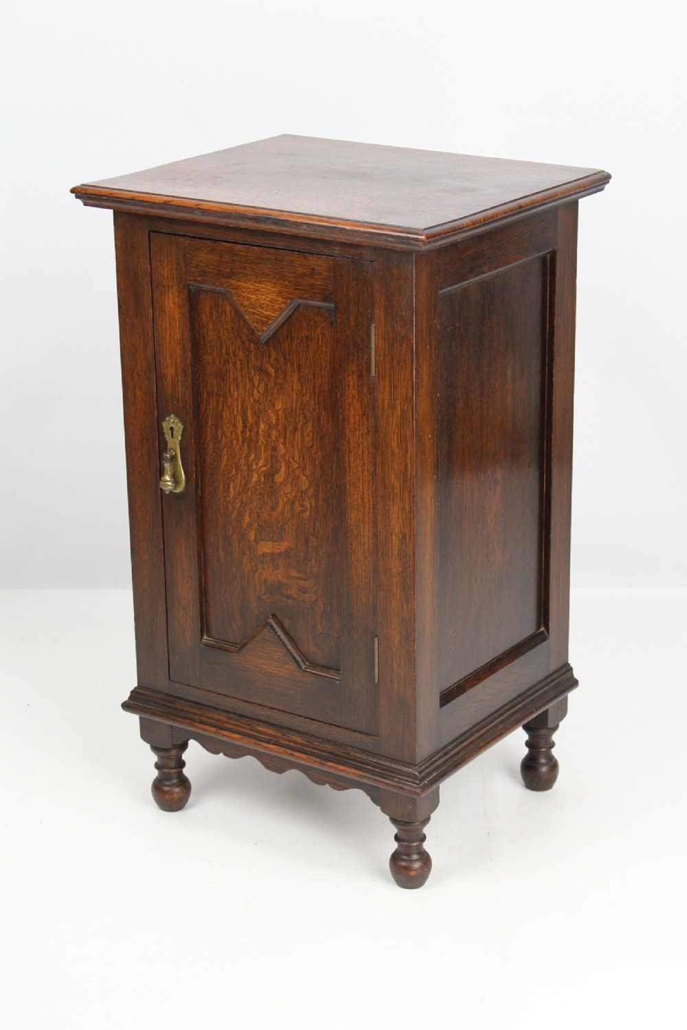 Edwardian Oak Bedside Cabinet Cupboard