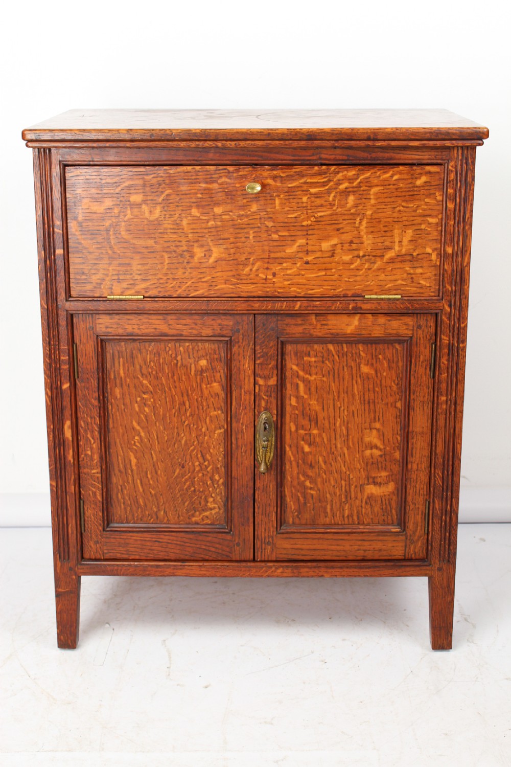 Small Oak Cupboard