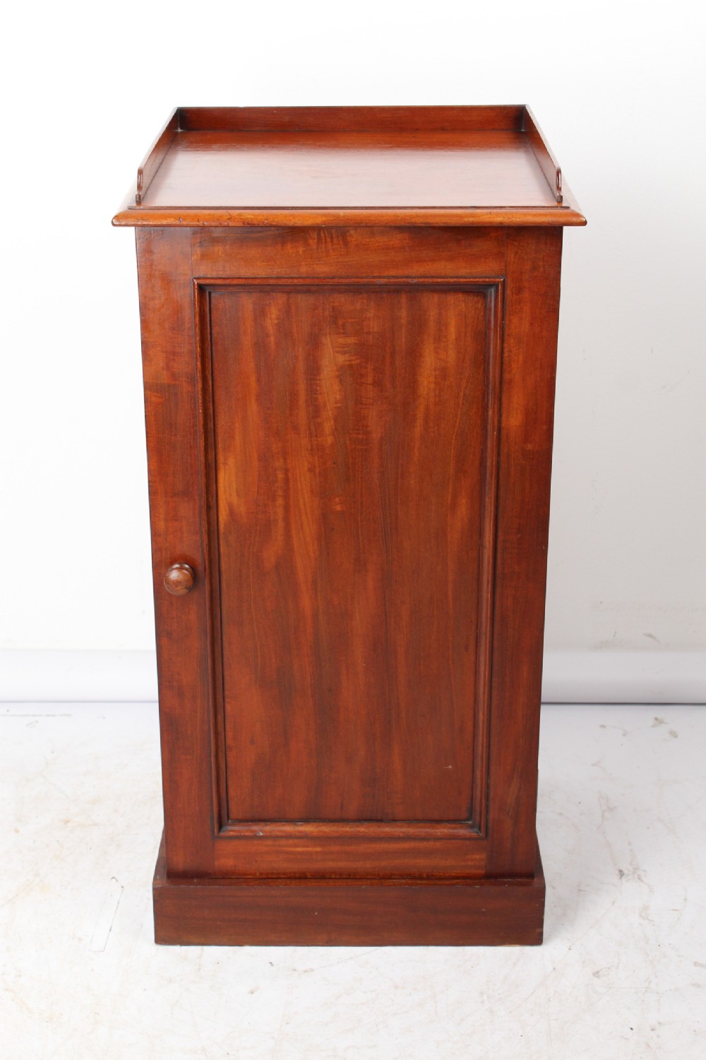 Antique Victorian Mahogany Bedside Cabinet