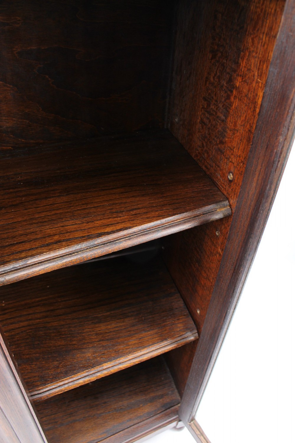 Small & Slim 1920s Oak Bookcase View VIII