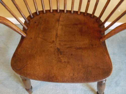 fig 1. A 19thC ash and elm windsor chair