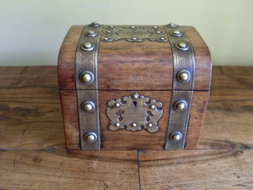 A Late Victorian Rosewood Tea Caddy