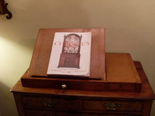 A Campaign Adjustable Reading Stand