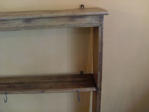 fig 1. A Georgian pine delft rack