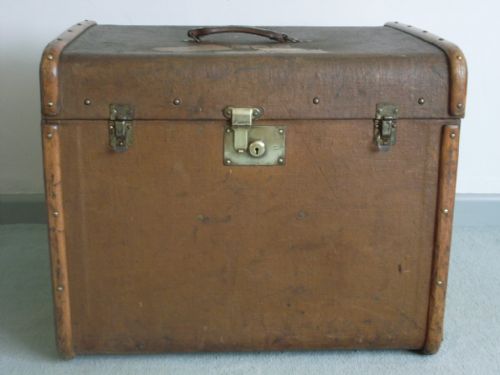 A Large Edwardian Hat Box