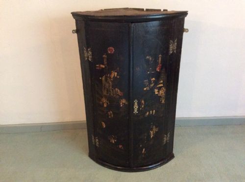 A Georgian Chinoiserie Corner Cupboard
