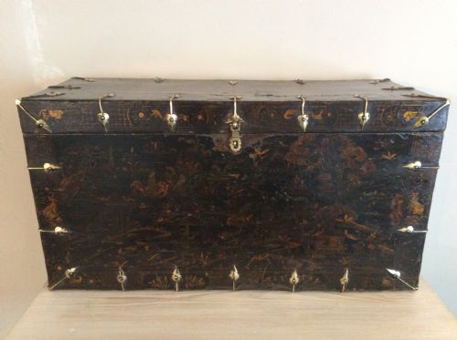 A Very Decorative Chinoiserie Trunk